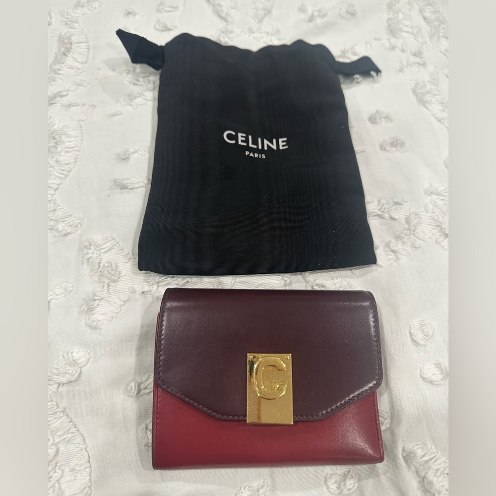 CELINE SMALL C BURGUNDY & LUBY LEATHER BIFOLD WALLET Authentic. 
10C723BQZ 28GR